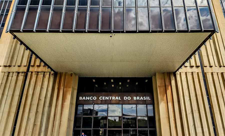 Mercado reduz estimativas para crescimento da economia e inflação