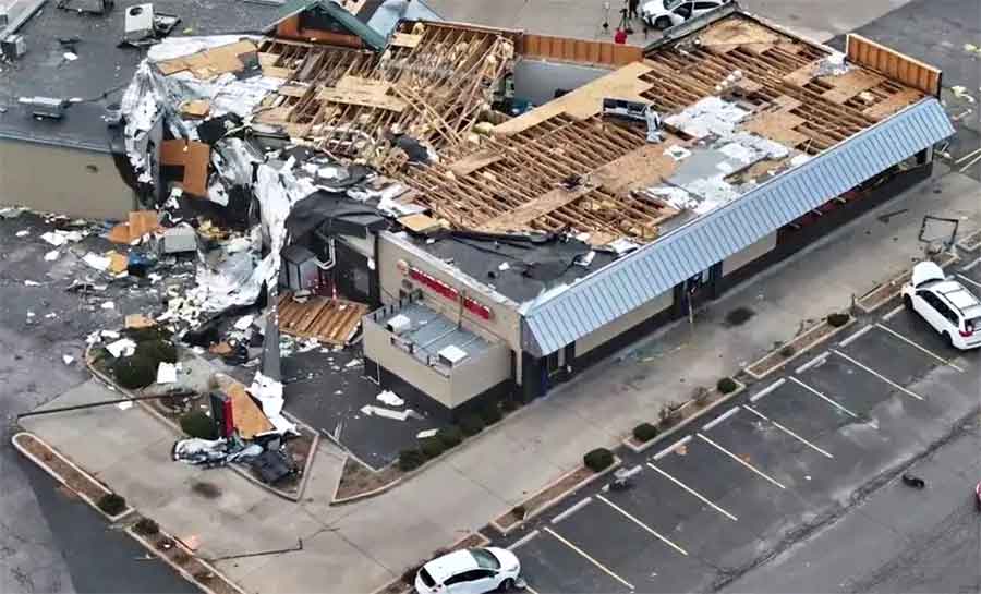 13 pessoas são resgatadas de banheiro de Burger King após tornado