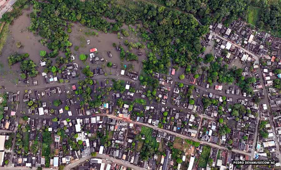 Uma semana após Rio Acre transbordar, enchente já afeta 25 mil pessoas em Rio Branco