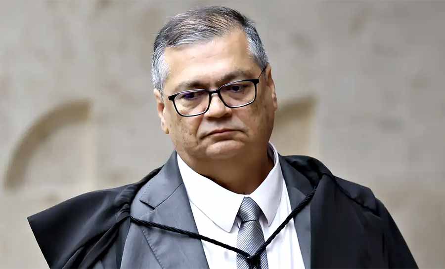 Dino dá 10 dias para Congresso explicar nova norma sobre emendas