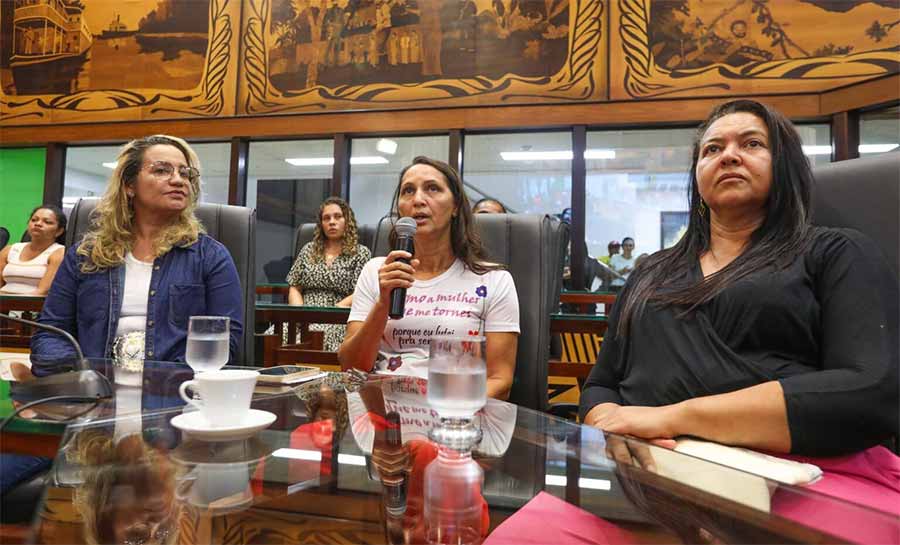 Produtores rurais cobram solução para escoamento da produção em reunião na Aleac