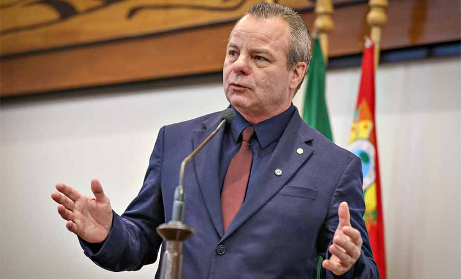 Pedro Longo anuncia sessão itinerante nos municípios de difícil acesso e cobra solução para ponte em Marechal Thaumaturgo