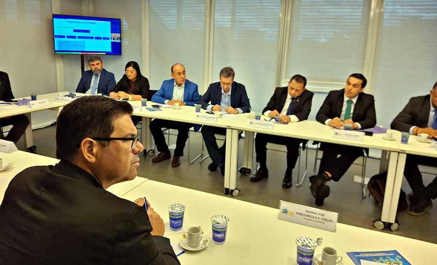 Bocalom discute reforma tributária, impostos e novas exigências para municípios em reunião da CNM