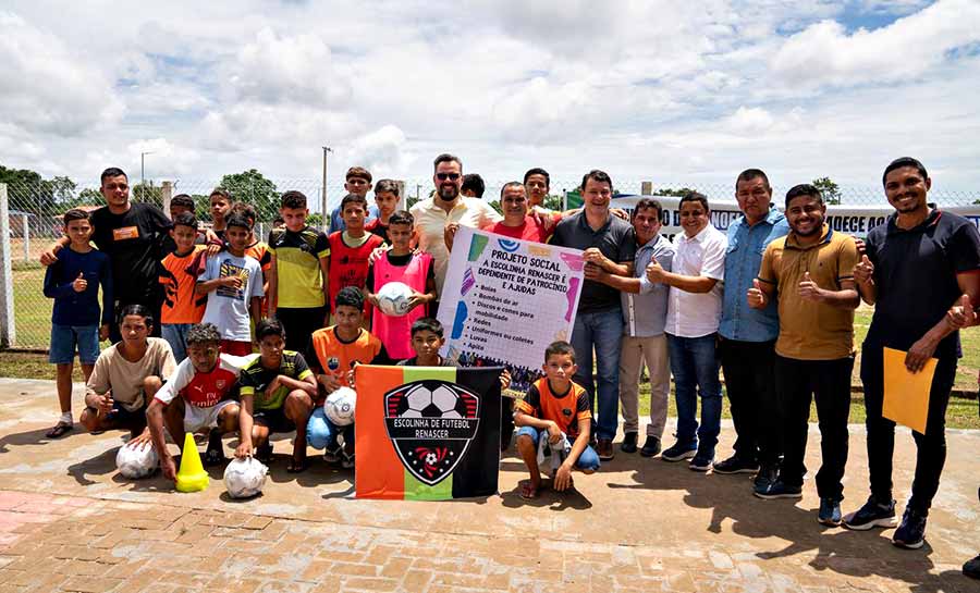 Senador Alan Rick investe na reconstrução de espaços esportivos em Manoel Urbano