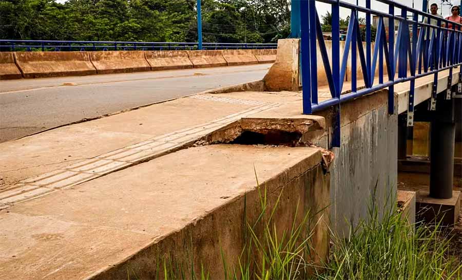 Cabeceira da ponte sobre o Igarapé Judia cede em Rio Branco após cheia; reparos começam nesta segunda (31)