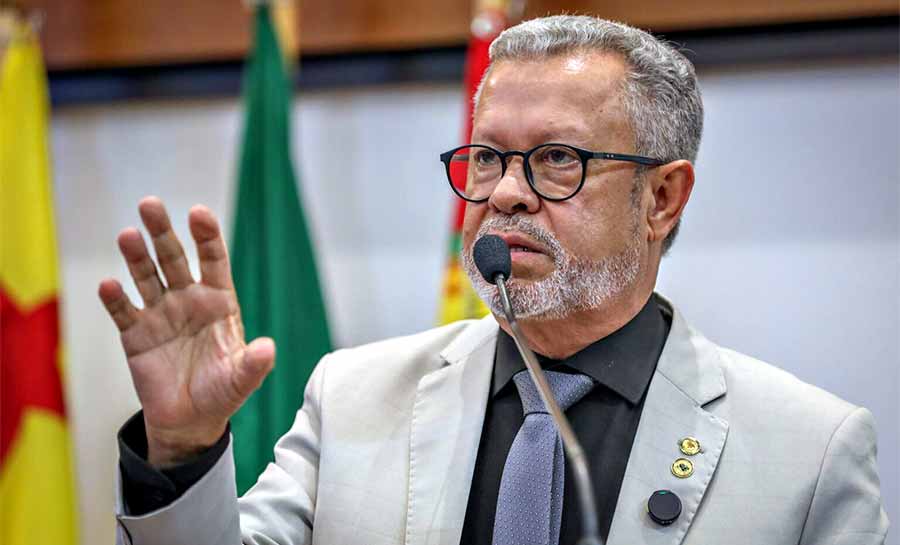 Afonso Fernandes defende governador e rebate críticas sobre políticas de empregabilidade