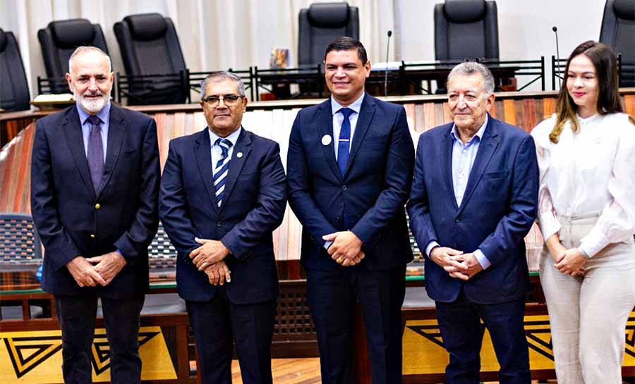 Aleac concede Título de Cidadão Acreano a Edivan em reconhecimento à sua contribuição ao Estado