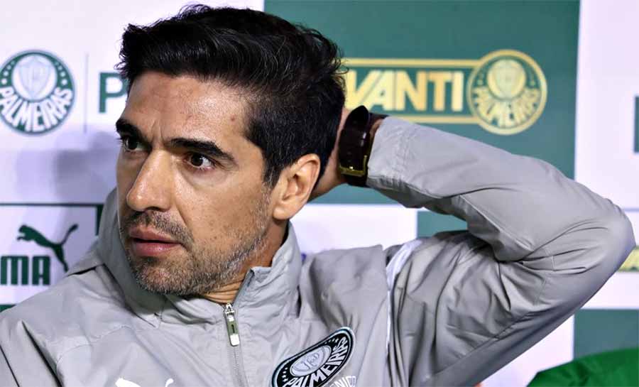 Abel se pronuncia sobre assumir a seleção brasileira e cita Leila