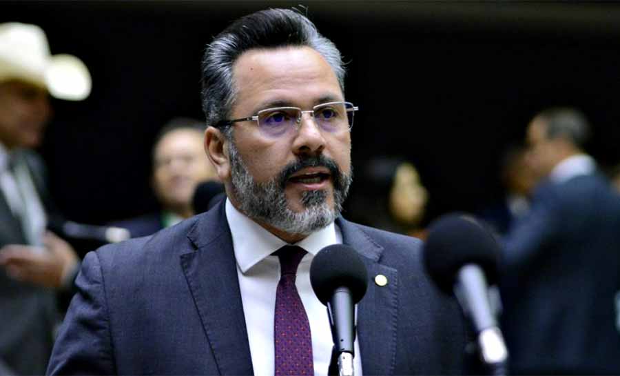 Alan Rick diz-se perplexo ante argumentos de Bocalom que o acusa de travar projetos de infraestrutura na capital