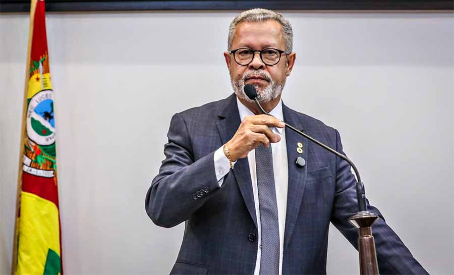 Afonso Fernandes alerta sobre riscos do Acre virar “corredor de exportação” e critica precariedade da BR-317