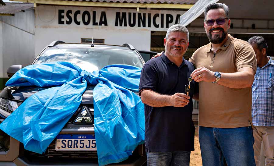 Senador Alan Rick e prefeito Sérgio Lopes fazem entregas e assinam ordens de serviço para obras em Epitaciolândia