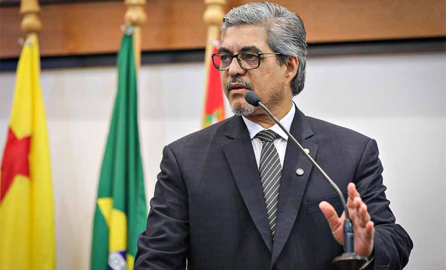 Edvaldo Magalhães homenageia Toniquinho e José Carlos e destaca trajetórias de dedicação ao Acre