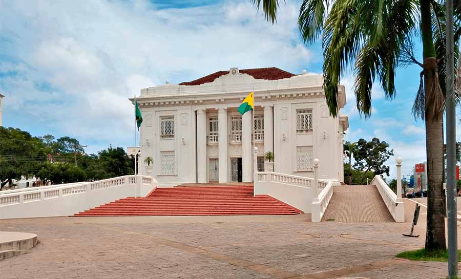Governo decreta ponto facultativo na sexta, 2 de maio