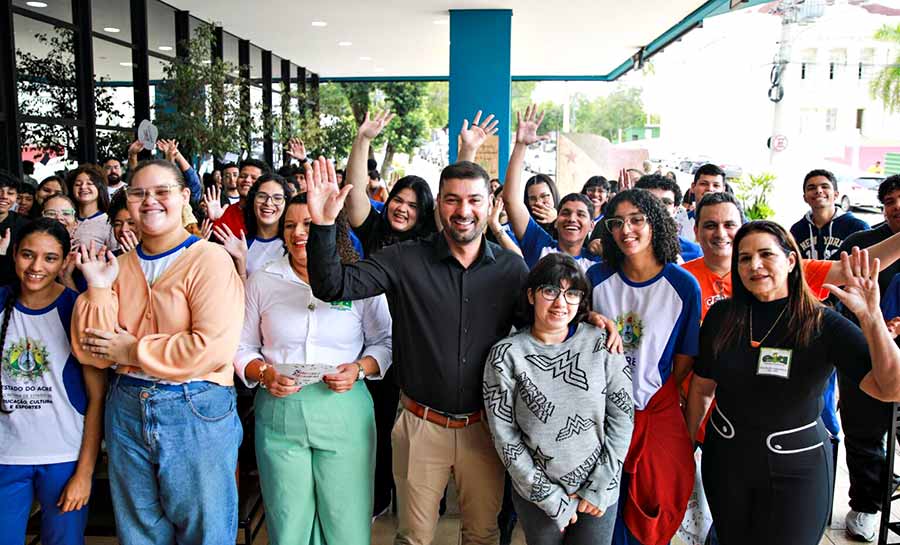 “A leitura prepara para a vida”, diz presidente Nicolau Júnior durante IV Sarau Literário da Escola do Legislativo