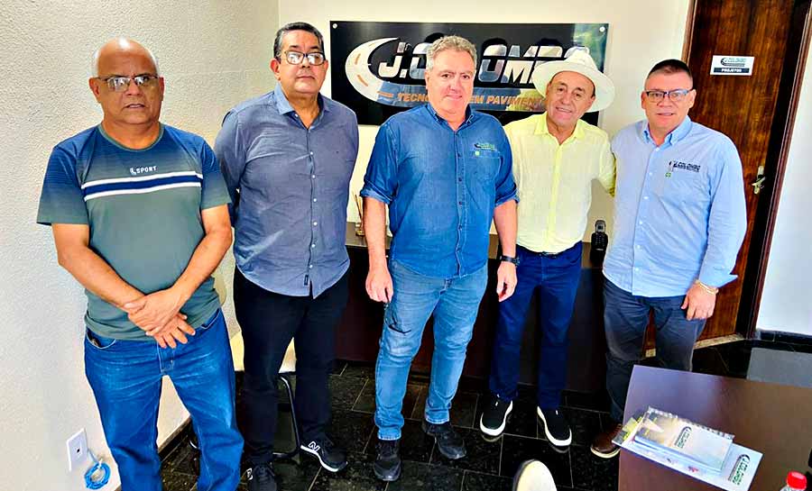Em SP, Bocalom visita Indústrias Colombo e anuncia reforços na infraestrutura de Rio Branco
