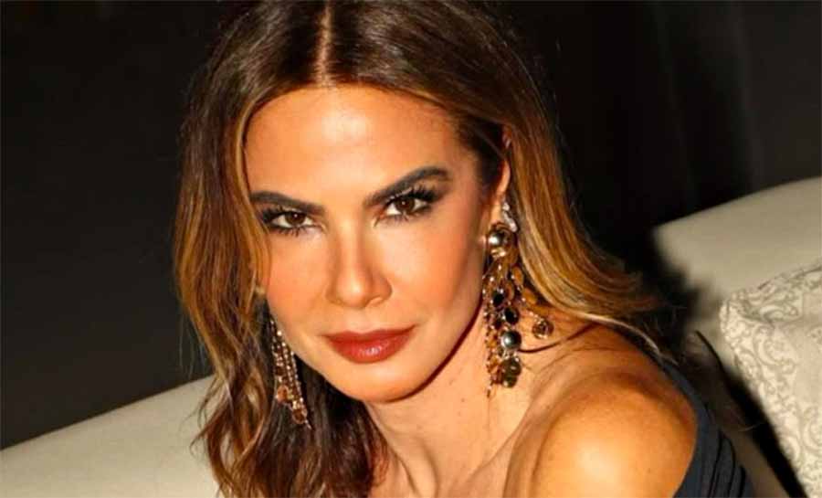 Luciana Gimenez responde elogio de fã com topless; veja foto
