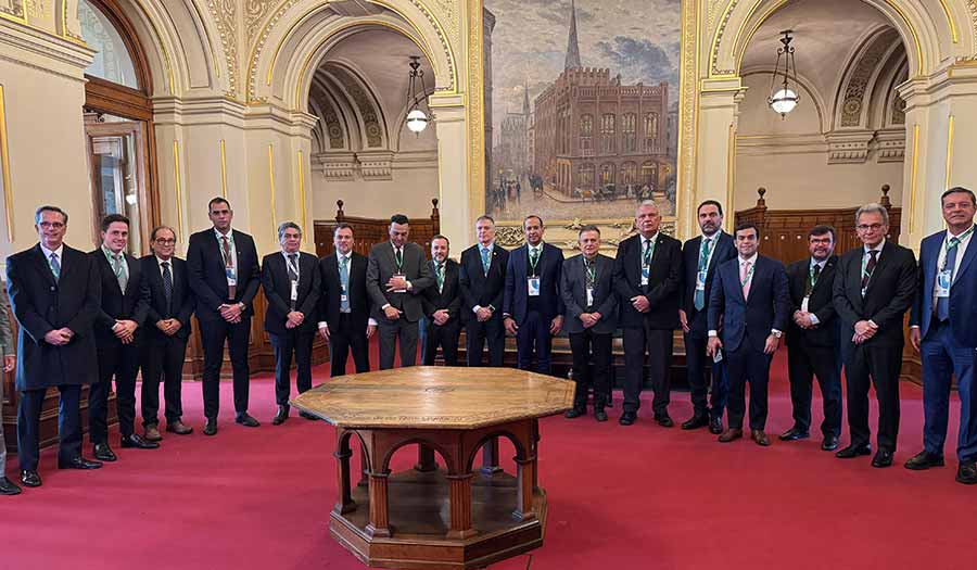 Petecão participa de missão na Europa e defende investimentos em tecnologias para modernizar a infraestrutura no Acre