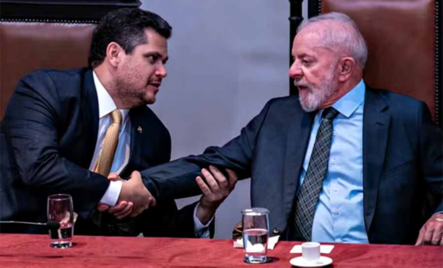 Crise do INSS e anistia pelo 8 de janeiro empurram Lula para as mãos de Alcolumbre