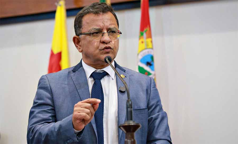 Luiz Gonzaga cobra reconstrução da BR-364 e defende união da bancada acreana