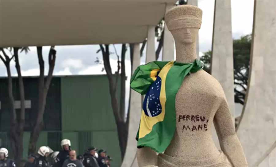 O 8 de janeiro de 2023 é o filho bastardo de junho de 2013