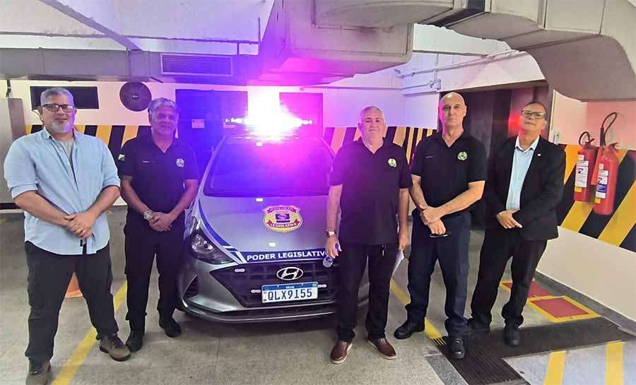 Aleac homenageia policiais legislativos pelo trabalho em defesa da segurança e da democracia