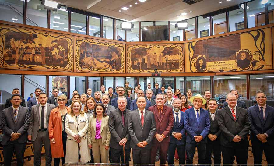 Aleac realiza sessão solene em homenagem aos 50 anos do Tribunal Regional Eleitoral do Acre
