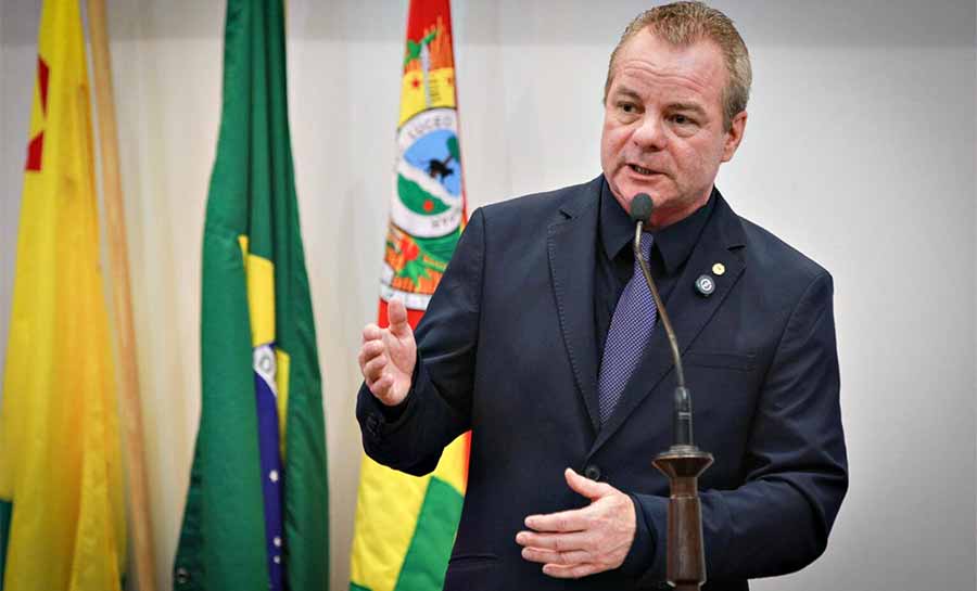 Pedro Longo critica aumento no número de deputados federais e alerta para prejuízos à representatividade do Acre