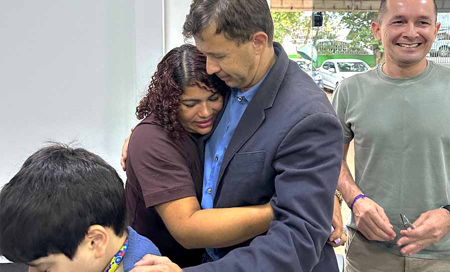 Eduardo Velloso acompanha caso de Thomas, criança com glaucoma congênito, e articula tratamento em hospital de referência em SP