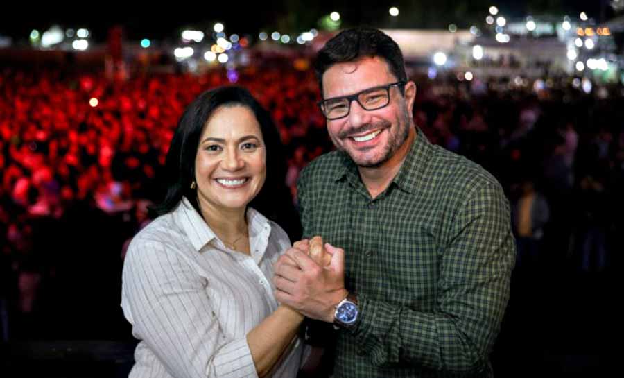Ao lado de Gladson, Mailza prestigia Noite Gospel com Fernanda Brum na Expoacre e reafirma respeito ao público cristão