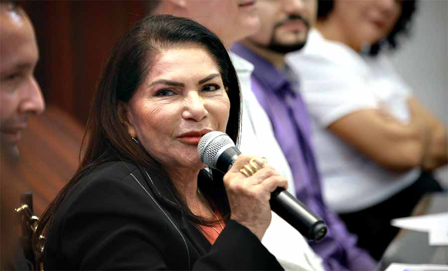 Antônia Sales defende atendimento especializado e políticas públicas permanentes para pessoas com fibromialgia