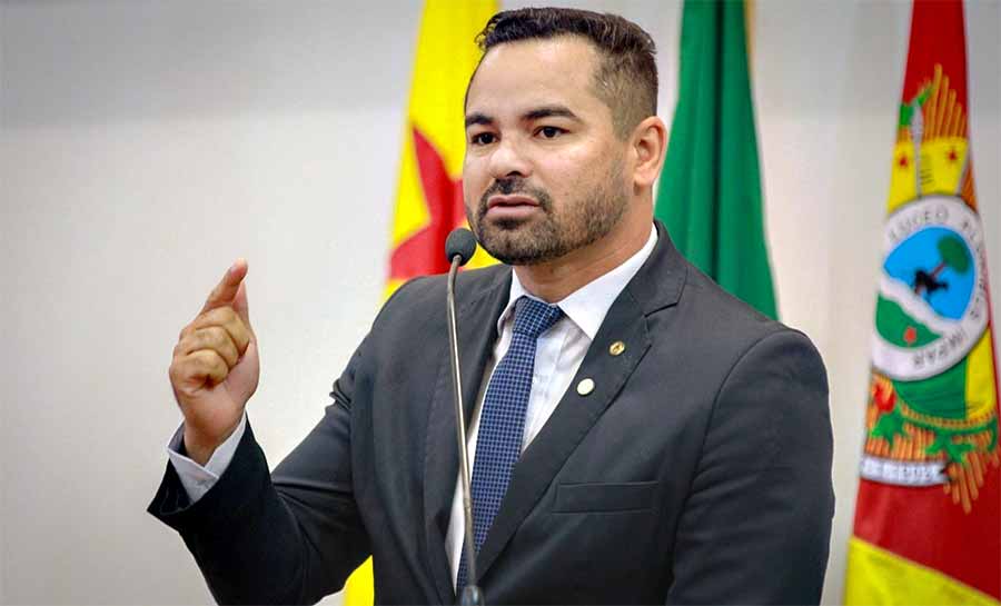 Arlenilson Cunha manifesta apoio a Bolsonaro e alerta para risco de “estado de exceção” no Brasil