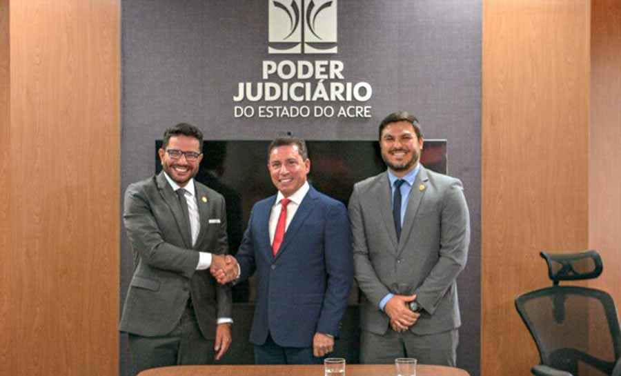 Acordo entre governo do Acre e TJAC oficializa parceria estratégica voltada à implementação e ao fortalecimento da política ambiental no âmbito do Poder Judiciário