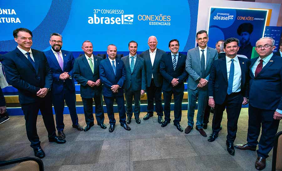 Senador Alan Rick participa da abertura do 37º Congresso Nacional da Abrasel em Brasília