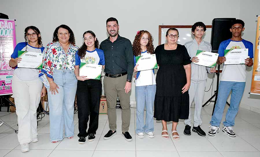 Nicolau Júnior leva o Redação Nota Mil para escola campeã de aprovados no ENEM