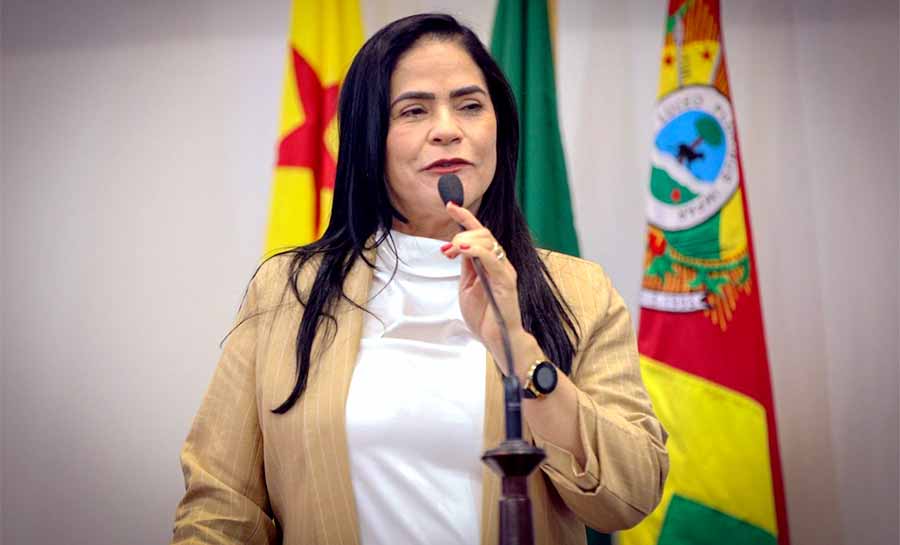 Maria Antônia destaca fé e conquistas para o Vale do Juruá em discurso na Aleac
