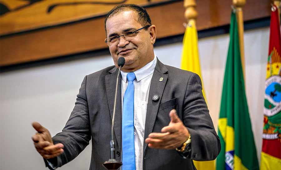 Tanízio Sá cobra melhorias na saúde, transporte aéreo e apoio ao esporte no Acre