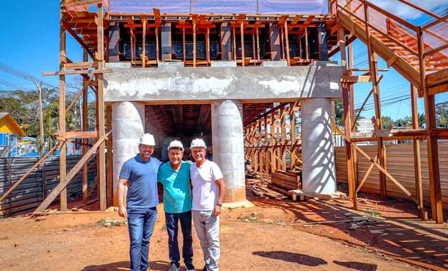 Acompanhado de senador, prefeito de Rio Branco visita obras do Elevado da AABB que deve ser inaugurado até o final do ano