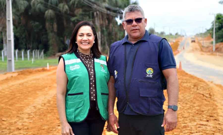 Governadora em exercício Mailza acompanha obras de duplicação da rodovia AC-405 em Cruzeiro do Sul