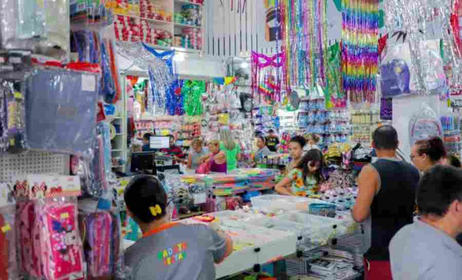 Setor de serviços é pilar do emprego formal no Acre e concentrou mais de 25 mil contratações em 2023, revela IBGE