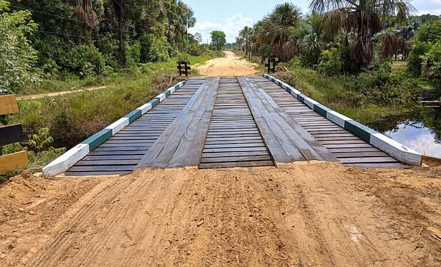 Mais de mil famílias são beneficiadas com ponte concluída pelo governo em Cruzeiro do Sul