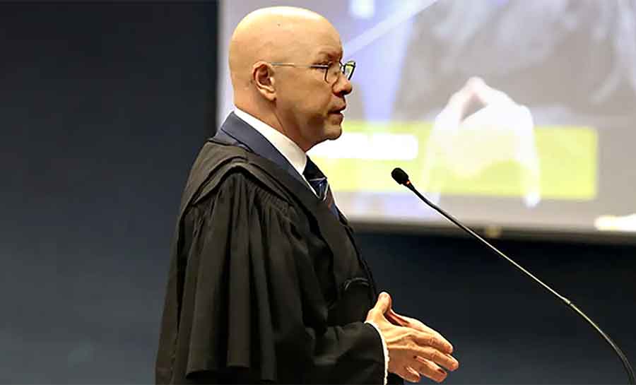 Ex-comandante não colocou Marinha à disposição do golpe, alega defesa