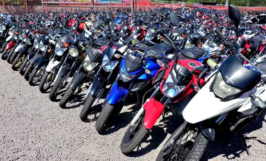 Com lances iniciais entre R$ 300 e R$ 14,6 mil, leilão do Detran tem mais 1,3 mil veículos no Acre