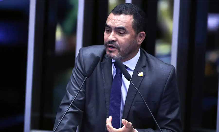 Alvo de investigação, governador do Tocantins é afastado do cargo