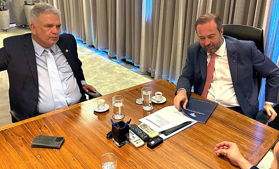 Petecão celebra medida do governo federal que garante gás de cozinha a famílias do Acre