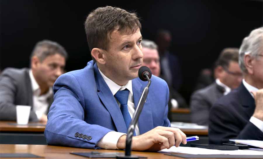 Aprovado na Câmara projeto que incorpora PL de Eduardo Velloso e garante devolução rápida de descontos indevidos do INSS