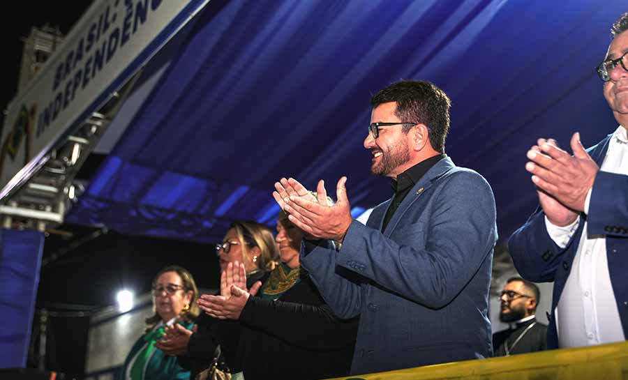 Governador Gladson Camelí prestigia desfile cívico alusivo ao 7 de Setembro em Brasileia