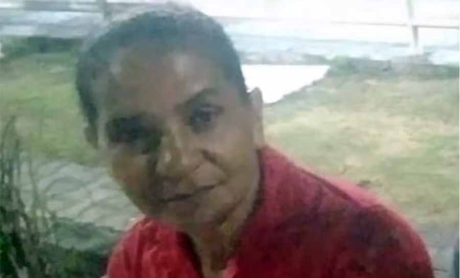 Agricultora morre após ser atingida por árvore cortada pelo marido em sítio no AC