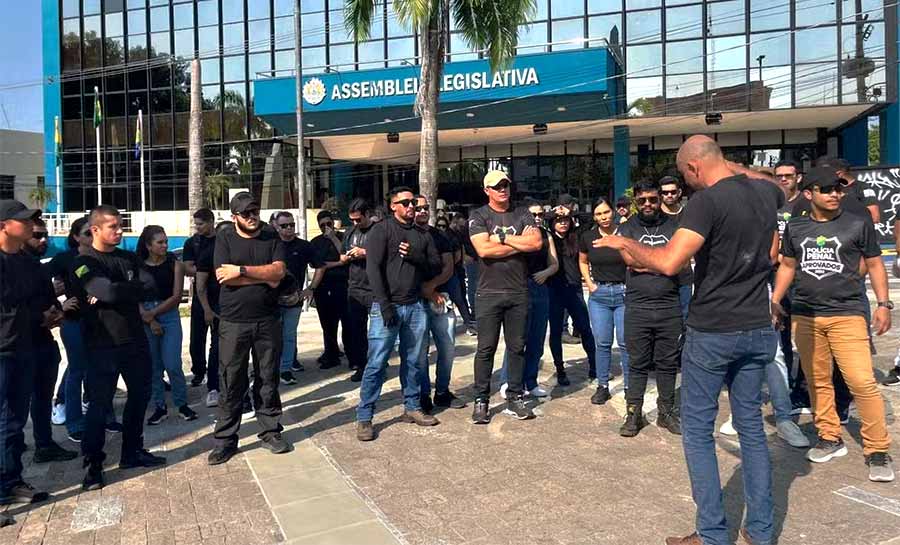 Policiais penais voltam a protestar por reforço no efetivo e melhores condições de trabalho no AC