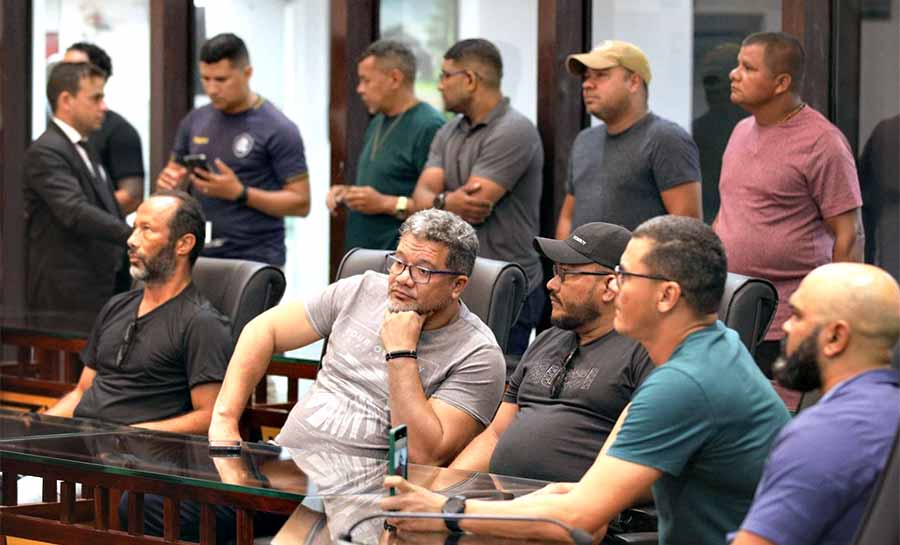 Aleac suspende sessão para receber servidores temporários do Iapen