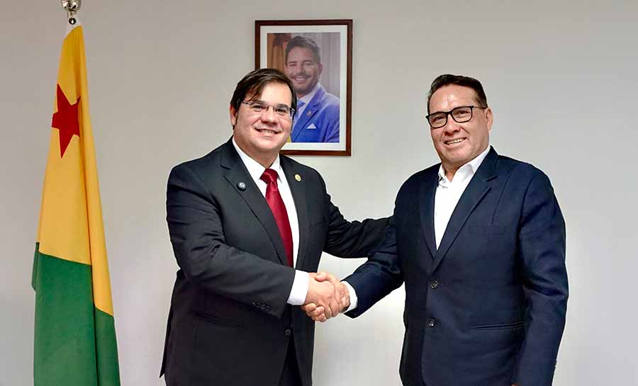 Governo do Acre dialoga sobre integração com o Peru com o governador do estado peruano de Ucayali em reunião realizada em Brasília